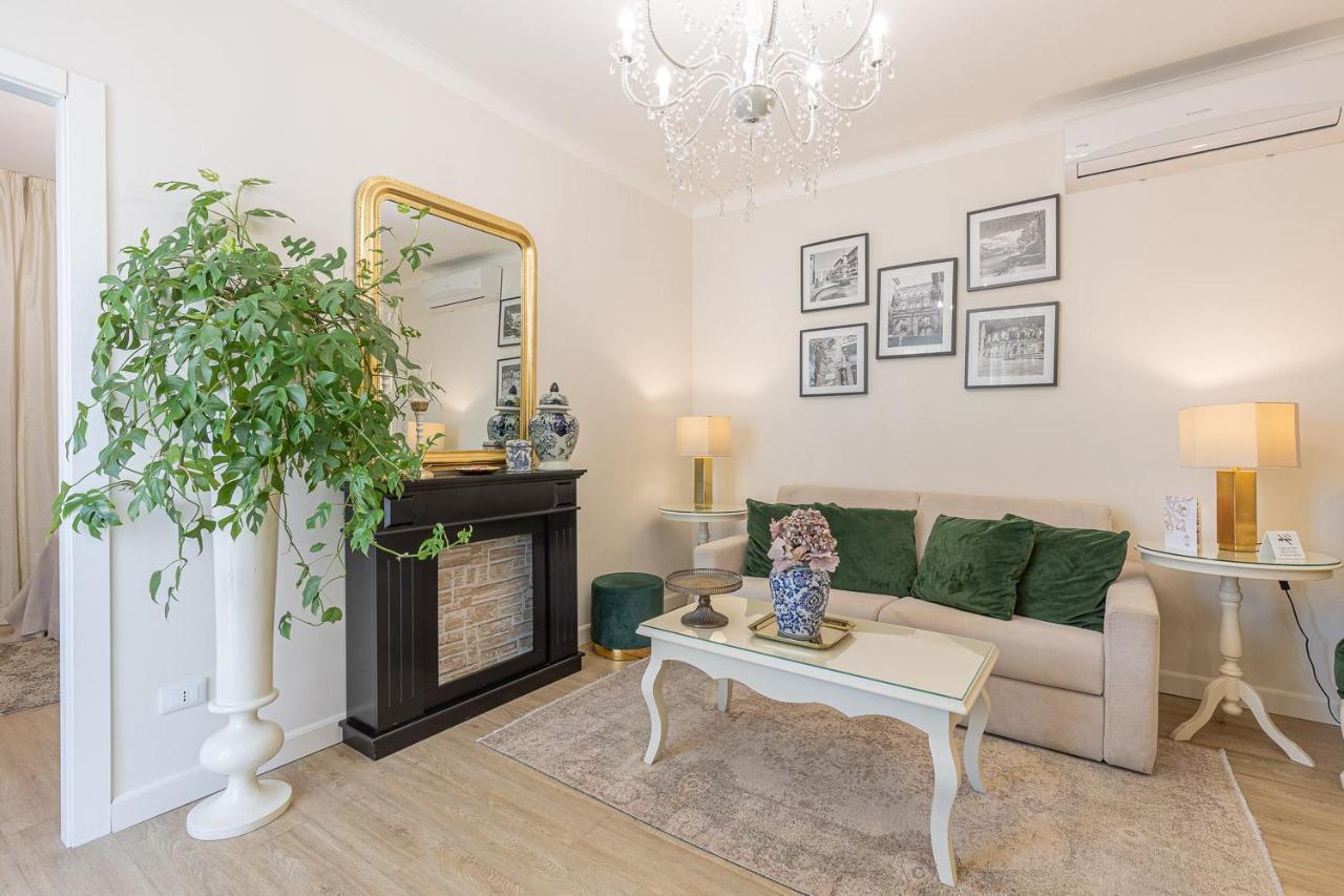 Crys: Apartments, Holiday, Business, Verde Verona Buitenkant foto
