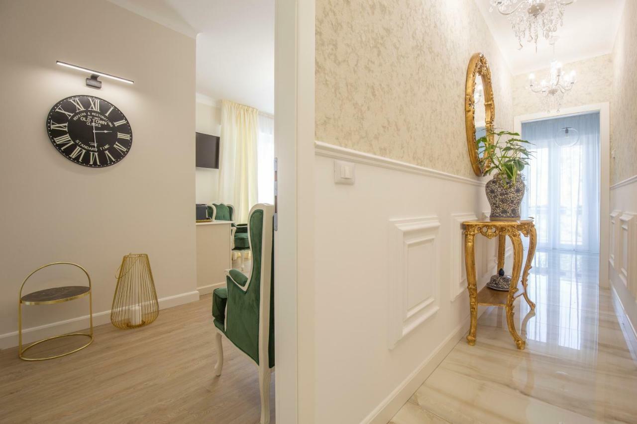 Crys: Apartments, Holiday, Business, Verde Verona Buitenkant foto
