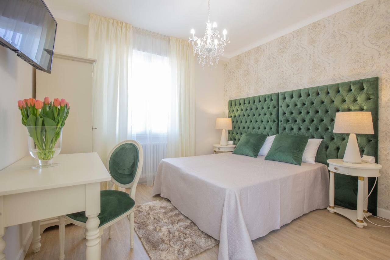 Crys: Apartments, Holiday, Business, Verde Verona Buitenkant foto