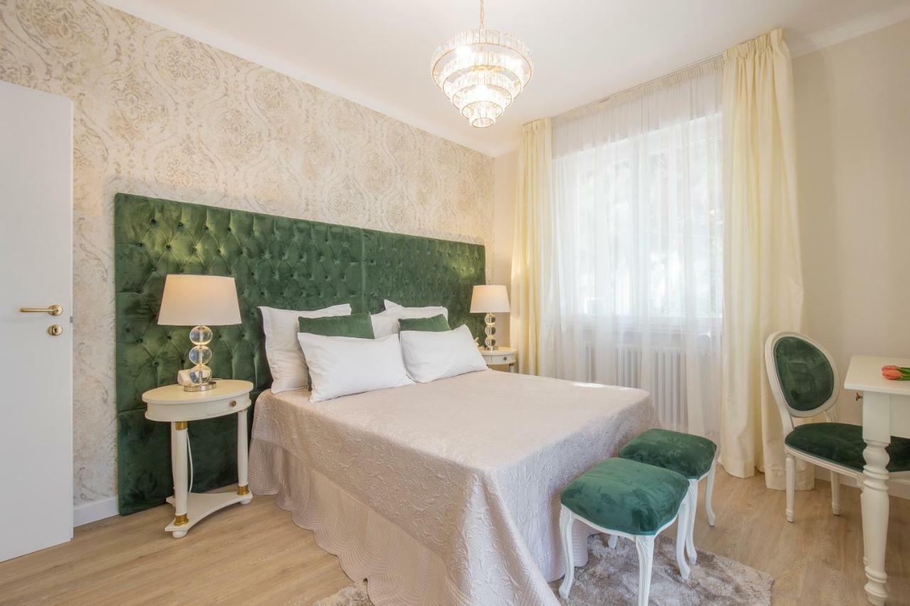 Crys: Apartments, Holiday, Business, Verde Verona Buitenkant foto